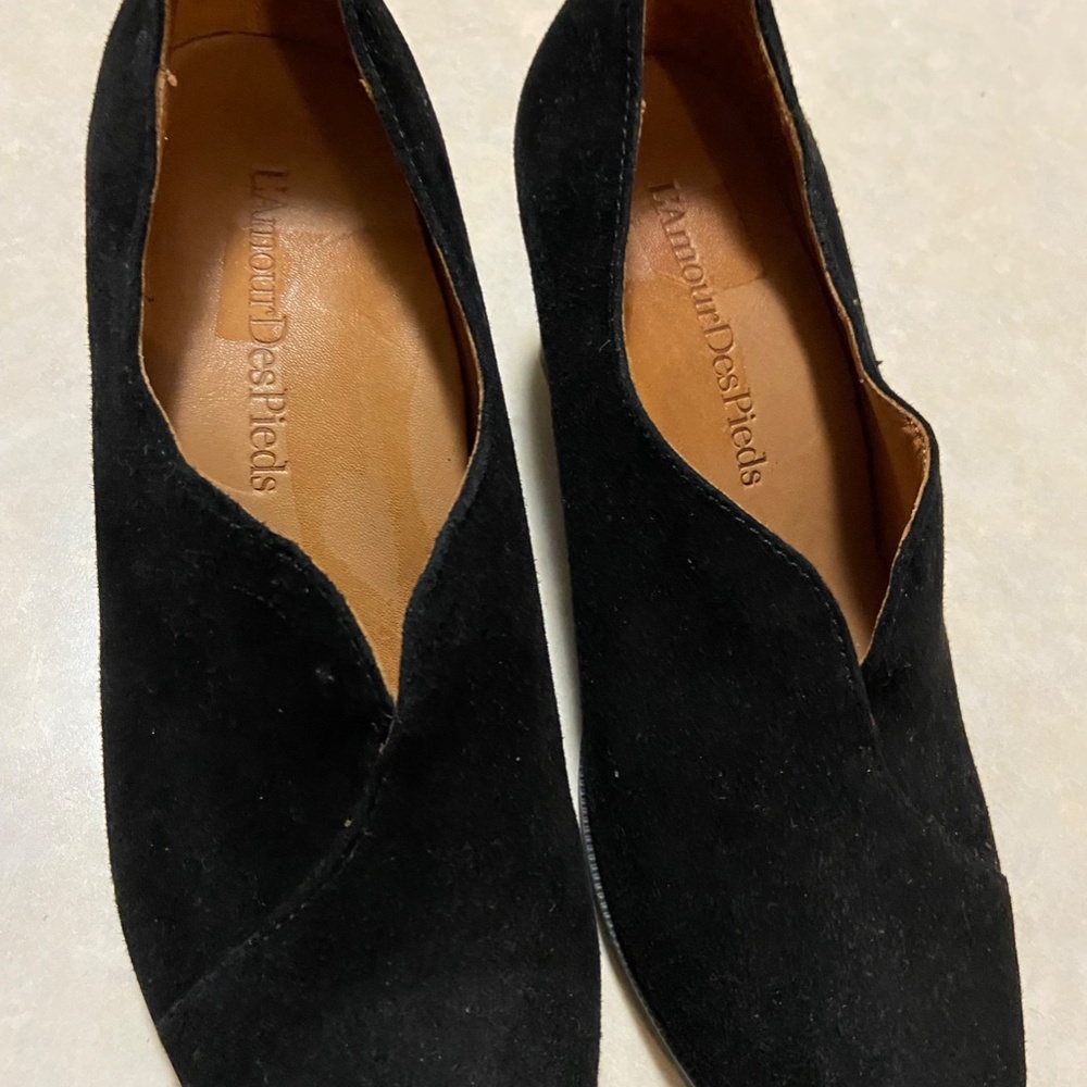 Black Suede L'Amour Des Pieds Classic Women's Soft Suede Pump Heel Size 6